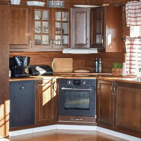 4 Bedroom Lovely In Дом отдыха *