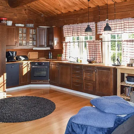 Дом отдыха 4 Bedroom Lovely In